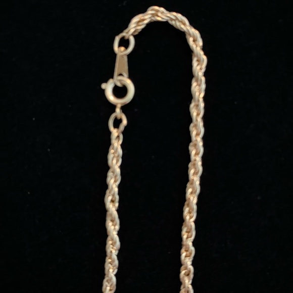 Two Goldtone Necklaces, Chain Link & Rope - Picture 5 of 5